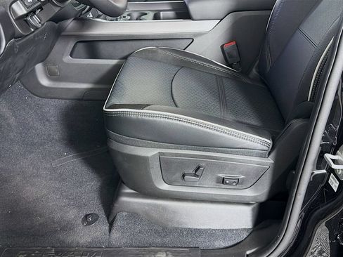 New 2026 RAM 2500 Laramie AWD/4WD image 19