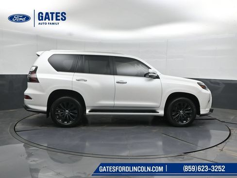 Used 2023 Lexus GX 460 Premium AWD/4WD image 3