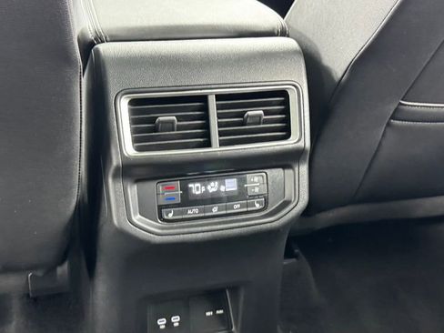 Used 2025 Volkswagen Atlas SEL AWD/4WD image 39