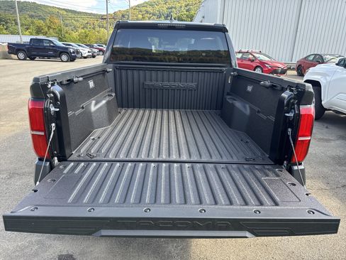 New 2025 Toyota Tacoma TRD Sport AWD/4WD image 27