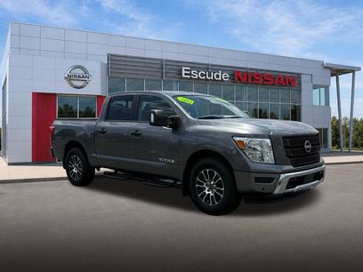 Used 2024 Nissan Titan SV w/ SV Convenience Package