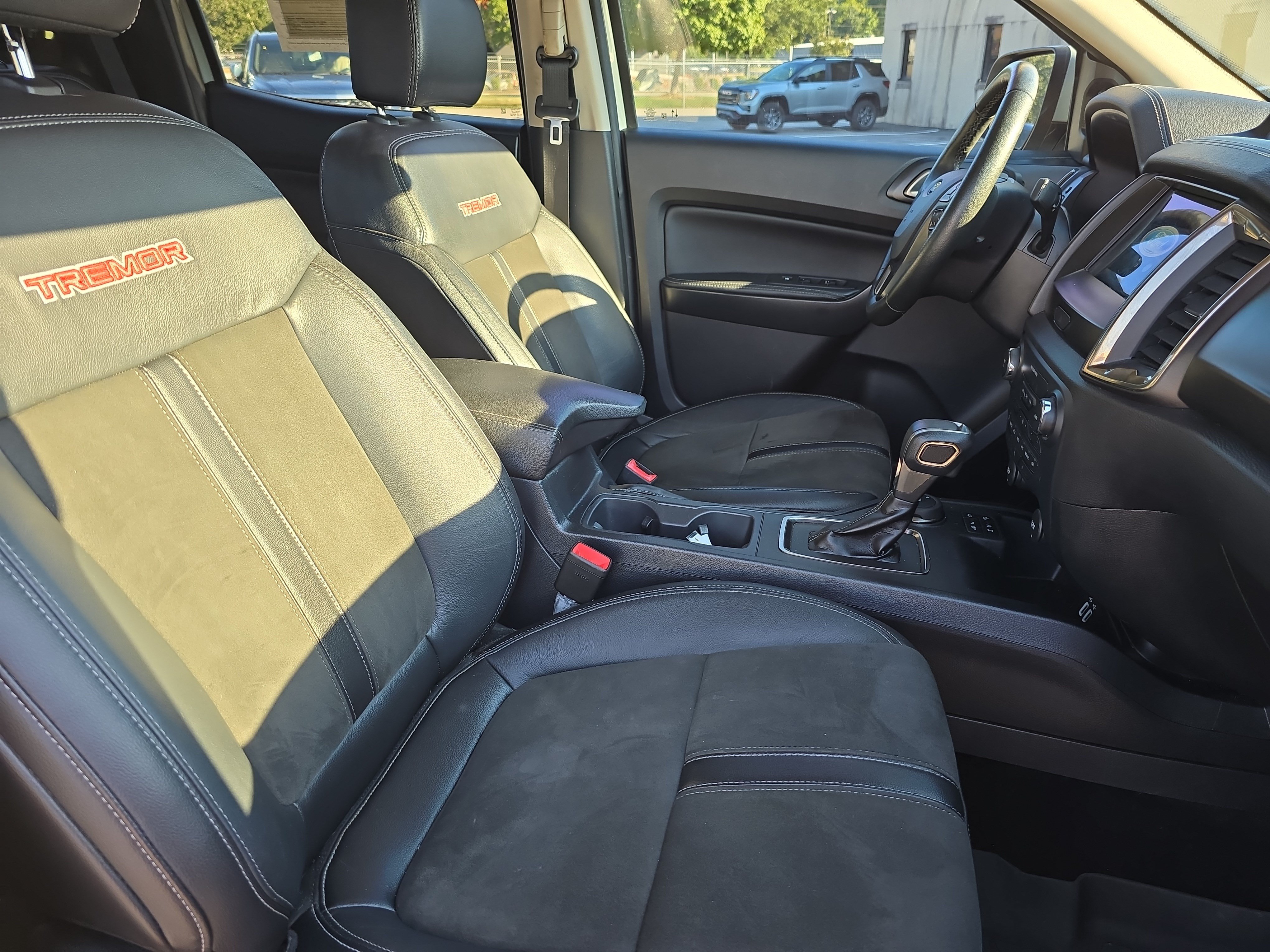 Used 2022 Ford Ranger Lariat w/ Tremor Off-Road Package AWD/4WD image 10