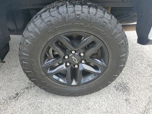 Used 2021 Chevrolet Silverado 1500 LT Trail Boss w/ Convenience Package II image 10