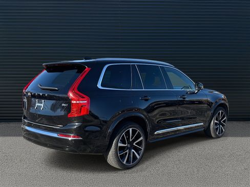 Certified 2023 Volvo XC90 B6 Plus w/ Protection Package Premier image 5