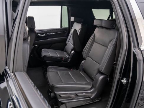Used 2023 GMC Yukon XL Denali image 18