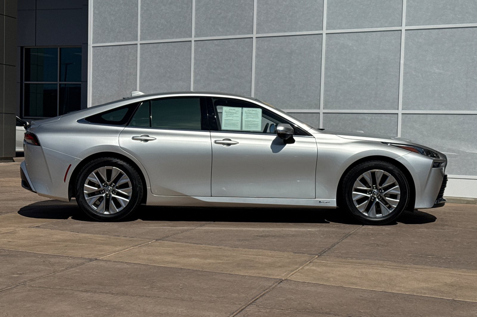 Certified 2025 Toyota Mirai XLE RWD image 3
