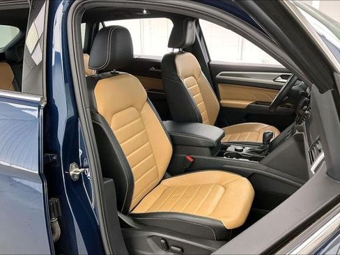 Used 2023 Volkswagen Atlas Cross Sport SEL Premium R-Line AWD/4WD image 7