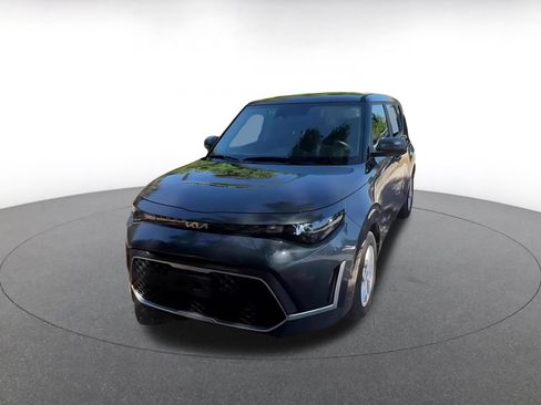 Used 2025 Kia Soul LX w/ LX Technology Package FWD image 8