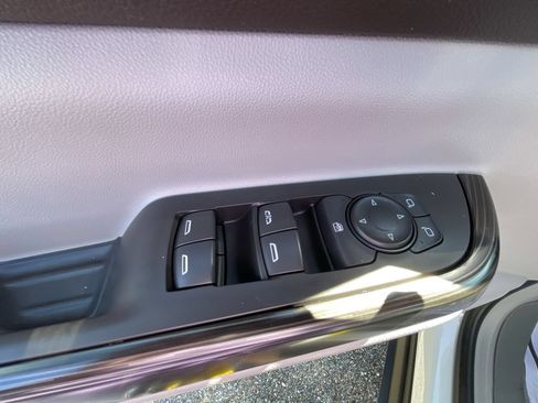 Used 2019 GMC Acadia SLT w/ LPO, Floor Liner Package FWD image 24
