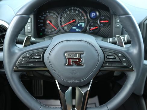 Used 2020 Nissan GT-R Premium AWD/4WD image 27