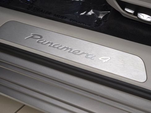 Used 2020 Porsche Panamera 4 w/ Sportdesign Package image 35