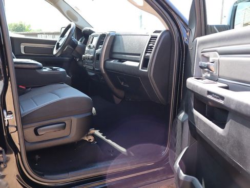 Used 2024 RAM 1500 Classic SLT AWD/4WD image 28