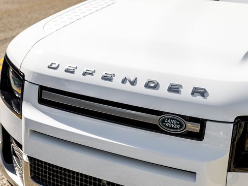 Used 2023 Land Rover Defender 130 SE image 1