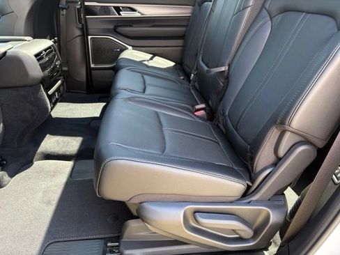 New 2026 Jeep Grand Wagoneer 4WD image 12