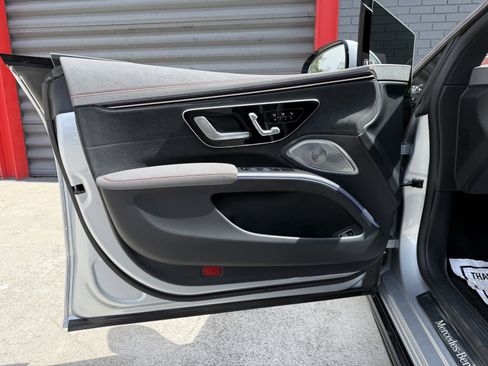 Used 2022 Mercedes-Benz EQS 450+ Sedan image 10