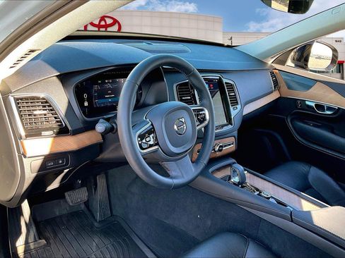 Used 2023 Volvo XC90 T8 Plus w/ Protection Package Premier image 13