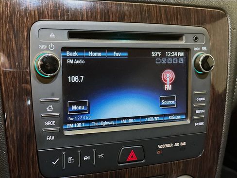 Used 2016 Chevrolet Traverse LT image 21