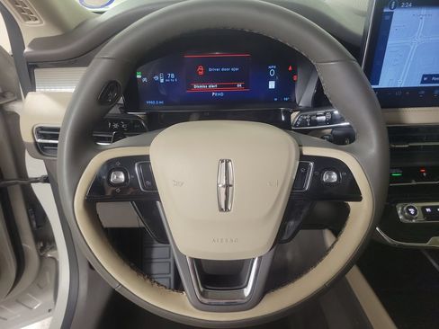 Used 2024 Lincoln Corsair FWD image 20