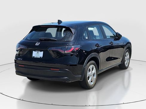 Used 2023 Honda HR-V LX image 4