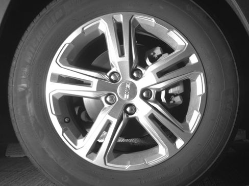 Used 2024 GMC Terrain SLE FWD image 18