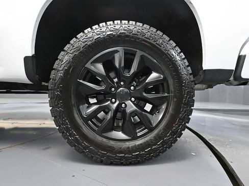 Used 2021 Chevrolet Silverado 1500 RST image 13