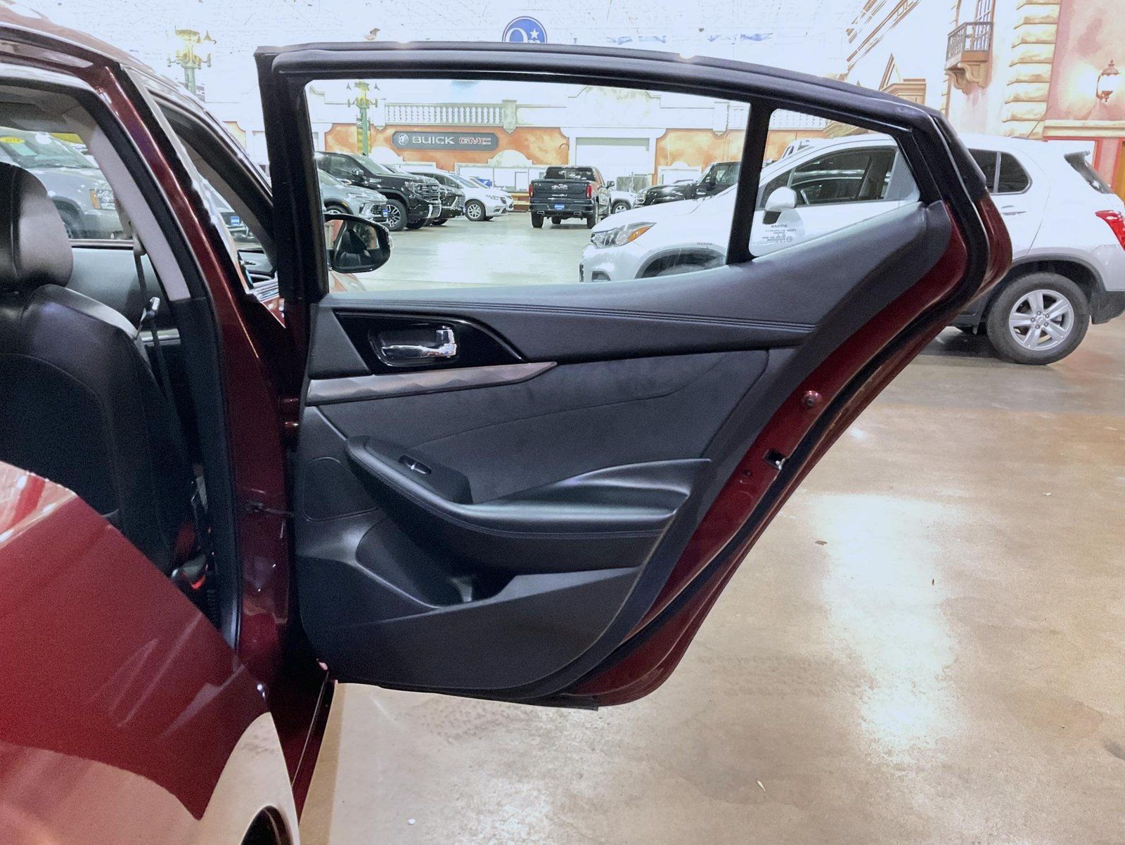 Used 2016 Nissan Maxima SR FWD image 17