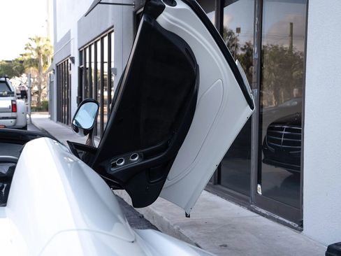Used 2013 McLaren MP4-12C Spider RWD image 25
