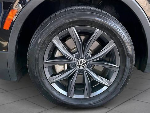 Used 2022 Volkswagen Tiguan SE image 10