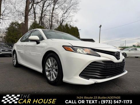 Used 2019 Toyota Camry LE image 6