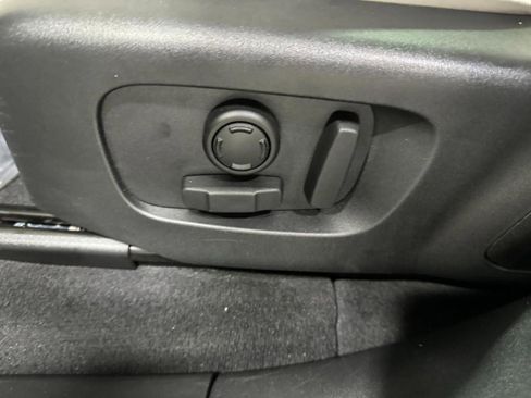 Used 2023 Land Rover Range Rover Velar R-Dynamic S image 25