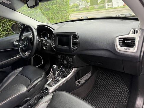 Used 2019 Jeep Compass Latitude w/ Popular Equipment Group AWD/4WD image 12