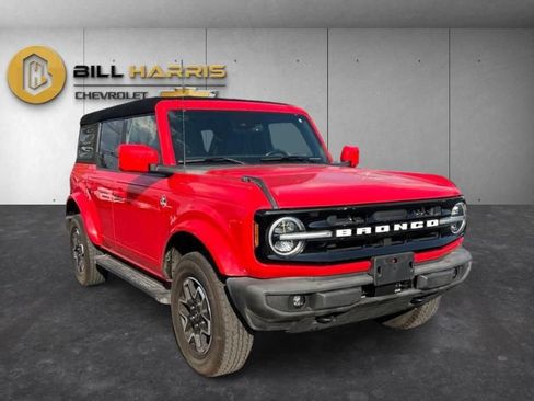 Used 2023 Ford Bronco Outer Banks AWD/4WD image 3