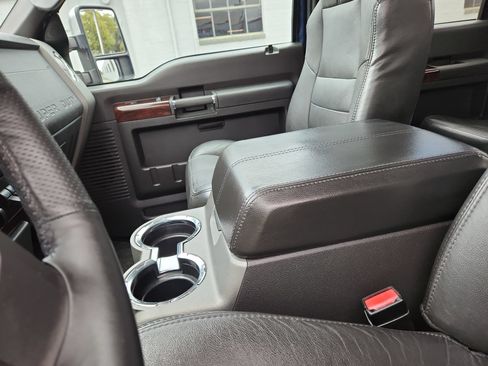 Used 2010 Ford F250 Lariat AWD/4WD image 23