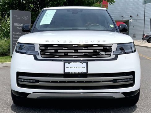 Used 2025 Land Rover Range Rover Long Wheelbase SE AWD/4WD image 3