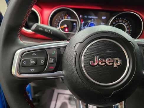 Used 2023 Jeep Gladiator Rubicon w/ Trailer Tow Package AWD/4WD image 21