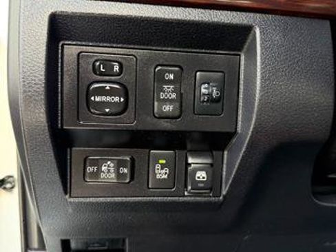 Used 2017 Toyota Tundra Limited w/ Limited Premium Package image 9