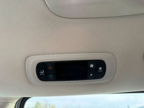 Used 2023 Chrysler Voyager LX FWD image 25
