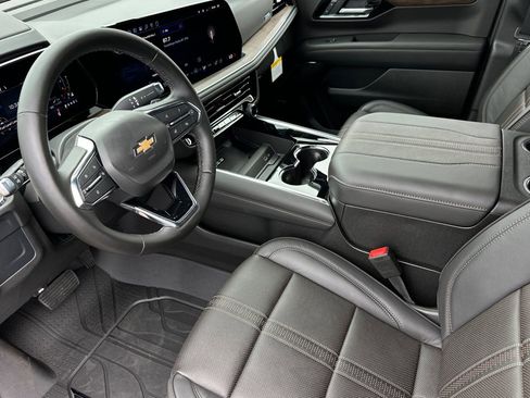 New 2026 Chevrolet Suburban High Country w/ LPO, Illumination Package image 10