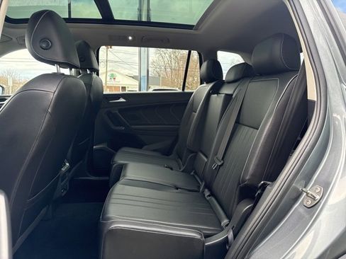 Used 2022 Volkswagen Tiguan SE image 11