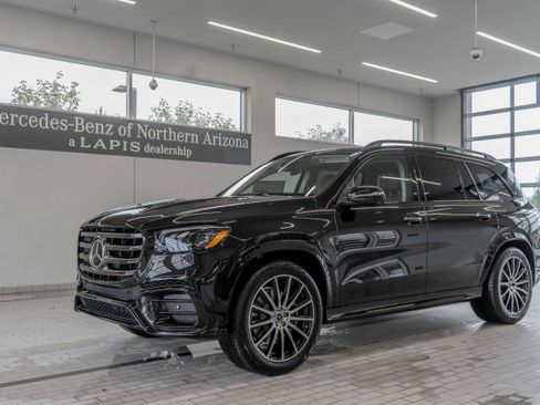 New 2026 Mercedes-Benz GLS 450 4MATIC image 3