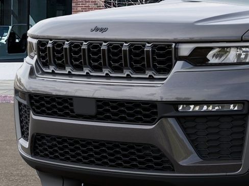 New 2026 Jeep Grand Cherokee L Limited w/ Limited Altitude Package AWD/4WD image 11