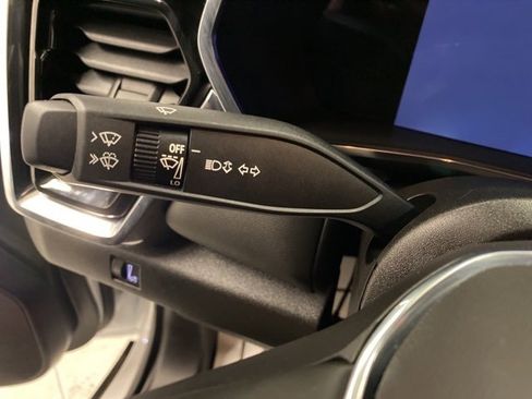 Used 2023 GMC Canyon Elevation image 10