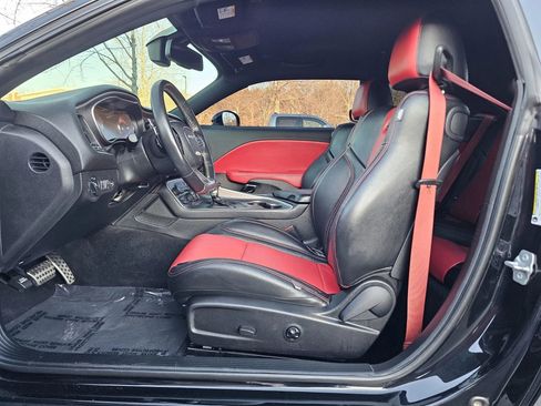 Used 2021 Dodge Challenger SRT Hellcat w/ Driver Convenience Group RWD image 5