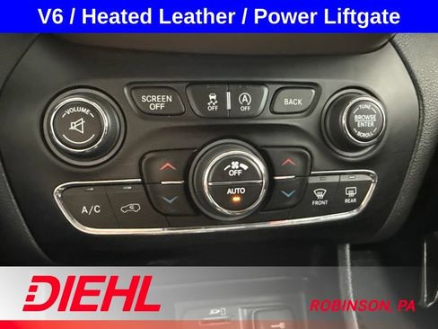 Used 2018 Jeep Cherokee Limited AWD/4WD image 32