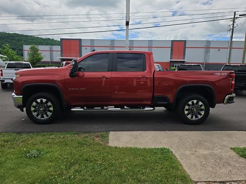 Used 2022 Chevrolet Silverado 2500 LT AWD/4WD image 6