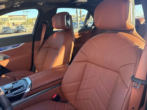 Used 2025 BMW 760i xDrive w/ Executive Package image 7