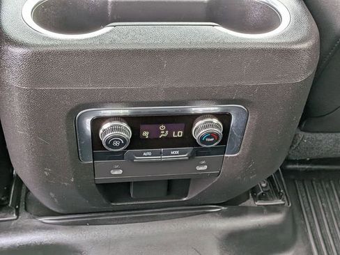 Used 2021 GMC Yukon SLT AWD/4WD image 33