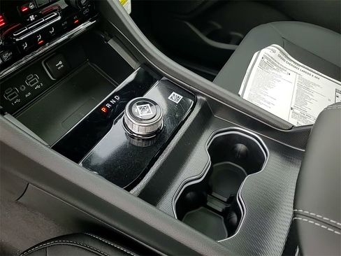 New 2025 Jeep Grand Cherokee Laredo X w/ Luxury Tech Group I image 35