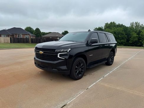 Used 2024 Chevrolet Tahoe LT w/ Luxury Package RWD image 1