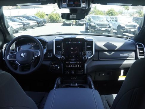 New 2026 RAM 1500 4x4 Crew Cab image 31